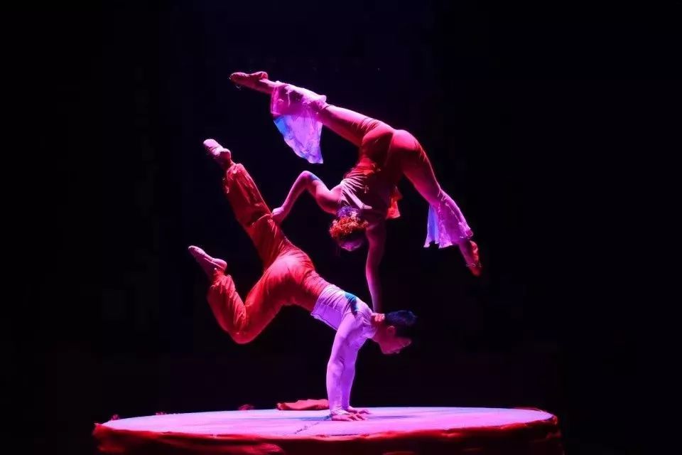 杂技剧《大国酒魂》