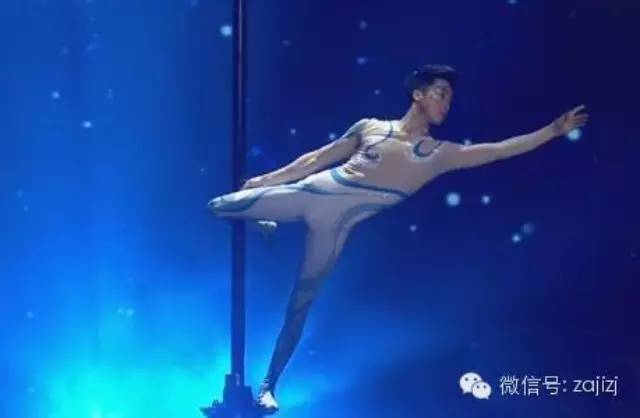 2015年北京春晚杂技《逐梦》