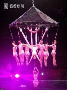 8名杂技演员半空表演受重伤，如今获赔5250万美元