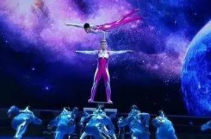 2011年央视春晚杂技《晃管》