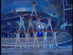 2001年央视春晚杂技《杂技组合》