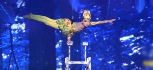 2021安徽元宵晚会杂技《鸟巢·蹬椅子》