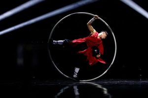 2022年技惊四座杂技滚环《酒中侠》