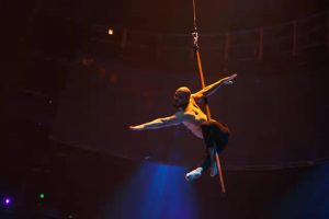 2020年技惊四座杂技《我的天空-钢管皮吊》