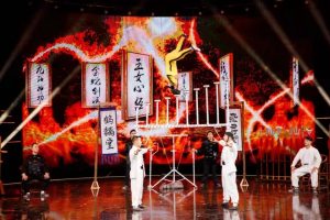 2022年技惊四座杂技《师说-头顶技巧》