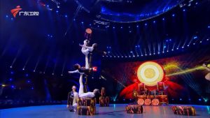 2020年技惊四座杂技《鼓之王者-蹬鼓》