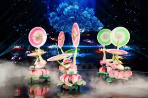 2022年技惊四座杂技蹬伞《荷塘月色》