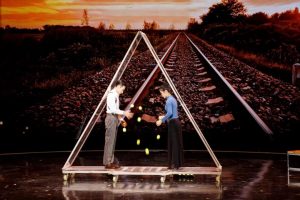 2022年技惊四座杂技球技《小站的守望者》