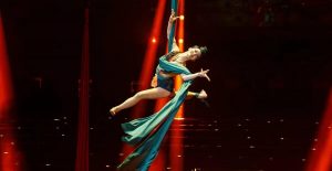 2022年技惊四座杂技绸吊《柔舞霓裳》