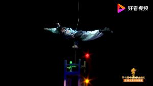 第十届中国杂技金菊奖全国杂技比赛《云端鼓舞-旋转高椅》