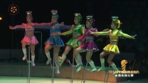 第十届中国杂技金菊奖全国杂技比赛《六人踢碗》