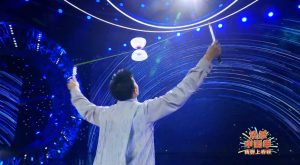 2022我要上春晚杂技空竹《追光》