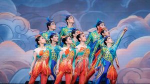 2024年央视春晚杂技表演《跃龙门》